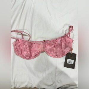 Brand new House of CB top